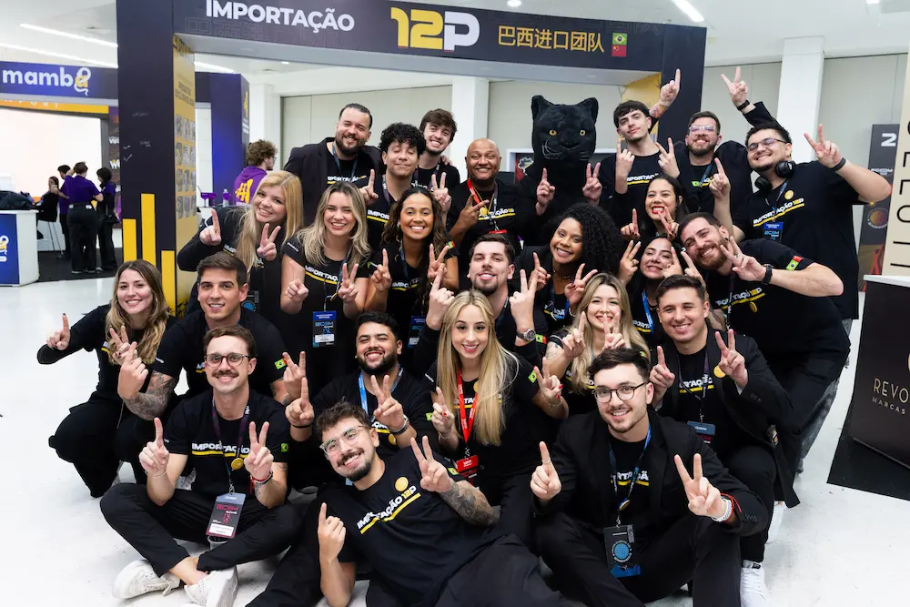 Equipe da 12P reunida em um evento