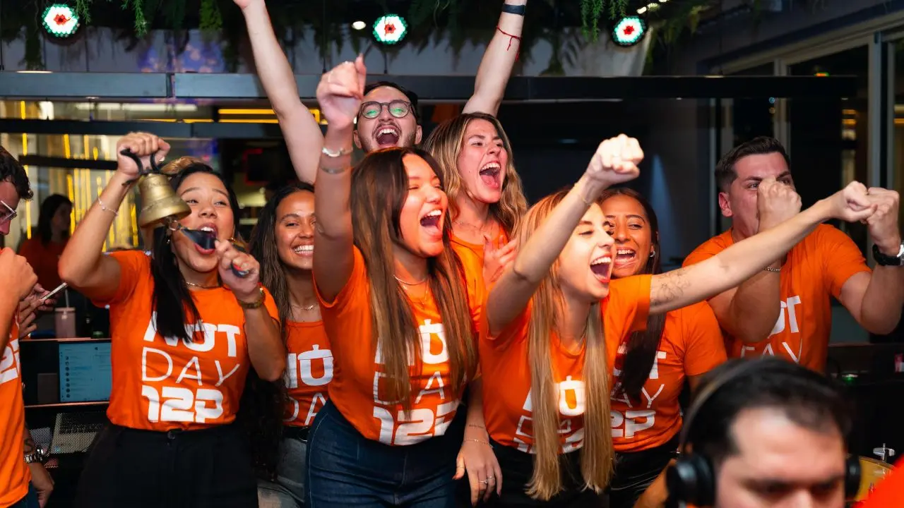 Equipe da 12P celebrando em um evento interno